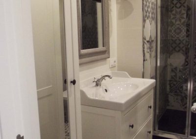 lavabo en blanco del baño